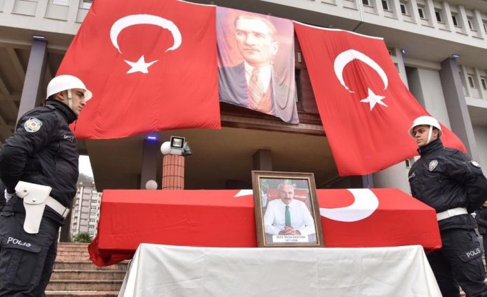 Kalp krizinden hayatını kaybeden Espiye Kaymakamı Baştürk memleketine törenle uğurlandı