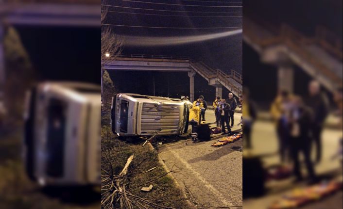 Kamyonet takla attı, şoför ölümden döndü