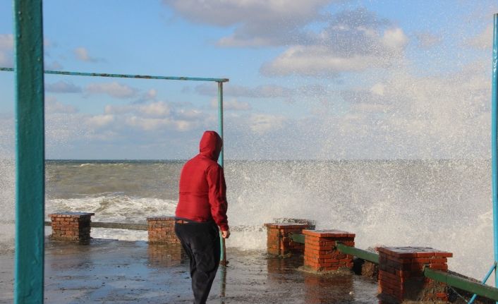 Karadeniz’de fırtına