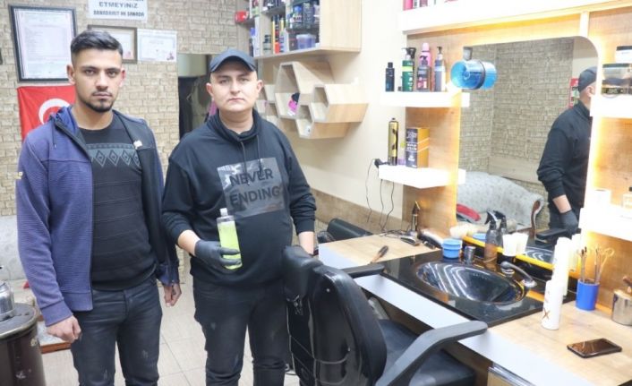 Karaman’da berberler de koronavirüse karşı önlemlerini aldı