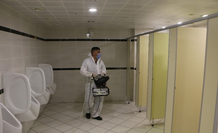 Kartal’da korona virüsüne karşı dezenfeksiyon çalışmaları devam ediyor