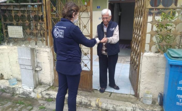 Kartepe Belediyesi, yaşlıların ihtiyaçlarını karşılıyor