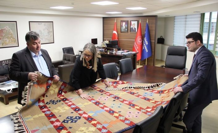 Kınık’ın kilimleri markalaşma yolunda
