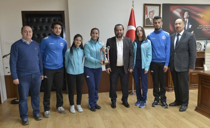 KMÜ, Badminton Takımı birinciliğe yükseldi