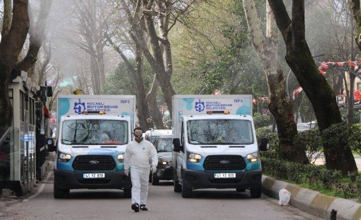 Kocaeli’de kent merkezi araçlarla dezenfekte ediliyor