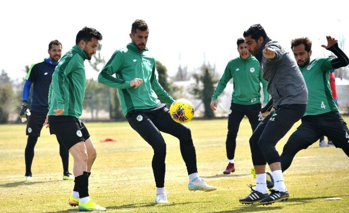 Konyaspor, Fenerbahçe hazırlıklarını sürdürüyor