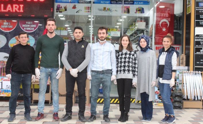 Korona nedeniyle evden çıkamayan çocuklara oyun gurubu ve oyuncak hizmeti