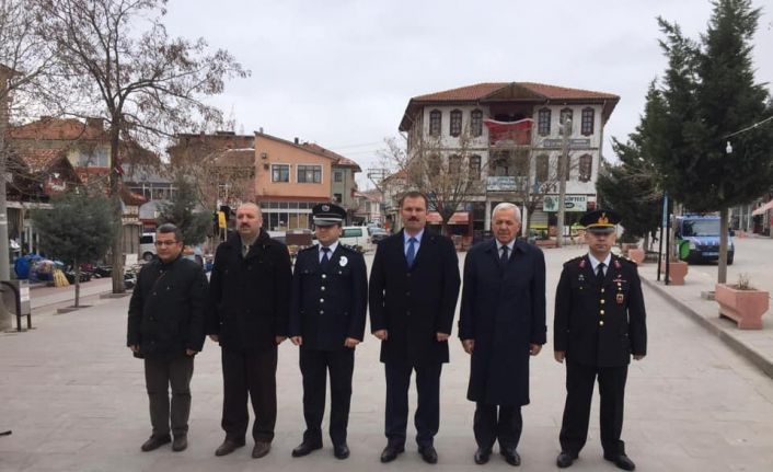 Korona virüs, çelenk koyma törenine sadece 6 protokol üyesinin katılmasına sebep oldu