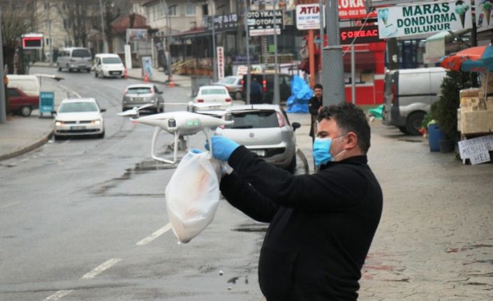 Korona virüs tedbiri kapsamında ekmek alabilmek için bakkala drone yolluyor