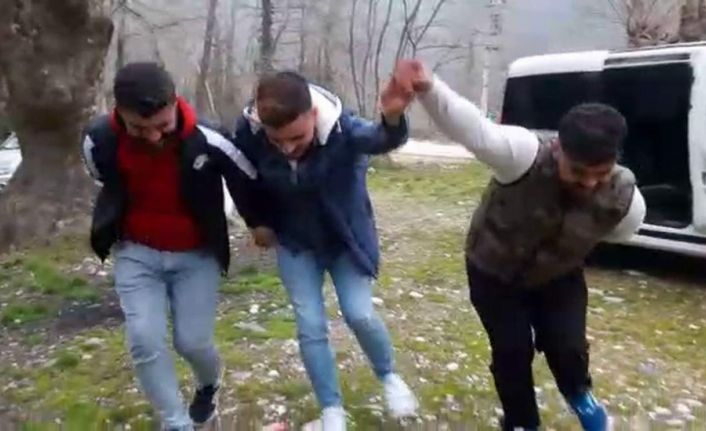 Korona virüs tüm dünyayı tehdit ederken onlar halay çekerek eğlendi