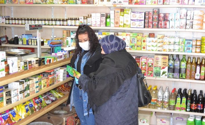 Korona virüsüne karşı önlem almak isteyenler aktarların yolunu tuttu