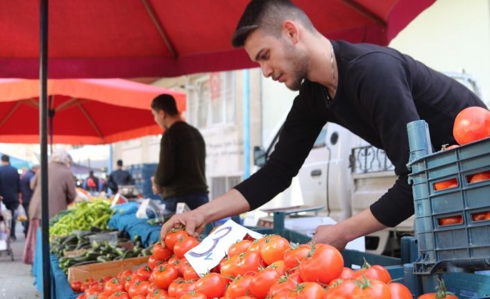 Marketteki sebze ve meyve fiyatları pazardakiyle aynı