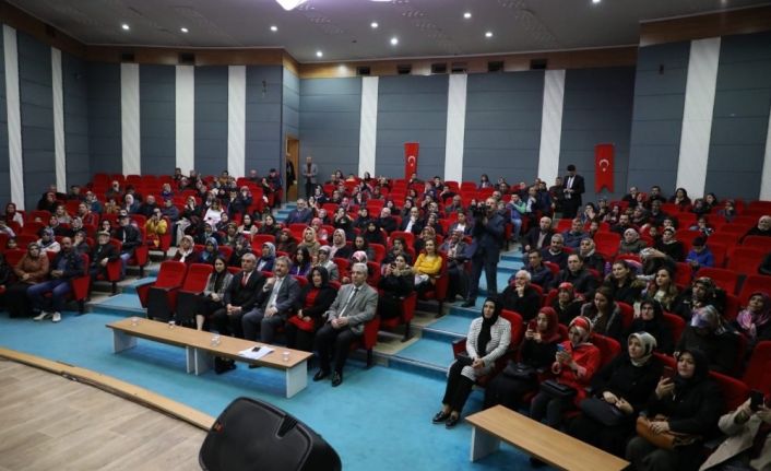 Melikgazi Belediyesi’nde Çölyakla Yaşam Semineri