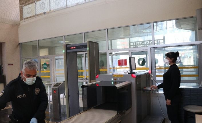 Mersin Adliyesinde Korona virüsü sakinliği