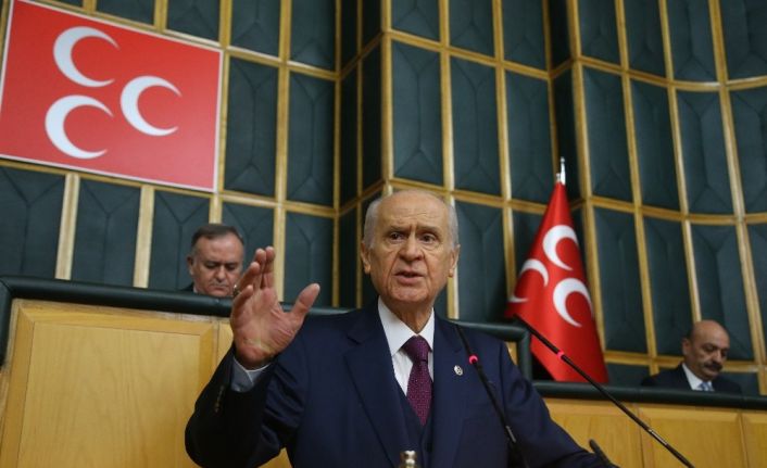 MHP lideri Bahçeli: "İnsan haklarını yok sayan ve sınırlarına gelen mazlumlara düşmanca saldıran Yunanistan’ın AB tarafından desteklenip arka çıkılması, barbarlığa ortaklıktır" (1)
