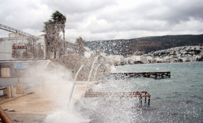 Muğla’da kara ve denizde fırtına uyarısı