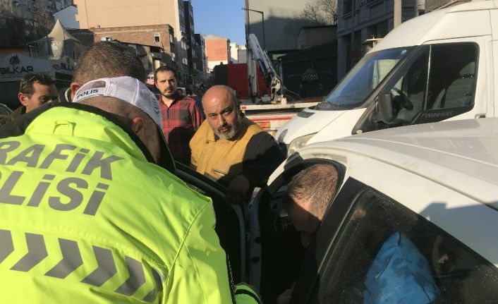(Özel) İstanbul’un göbeğinde “bonzaili” sürücü dehşeti: Polis zor anlar yaşadı