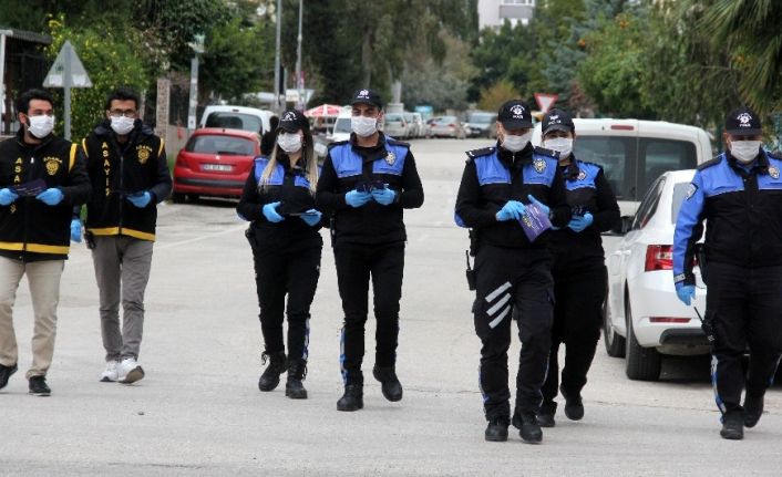 Polisten maskeli, eldivenli "Korona virüs" dolandırıcılığı uyarısı