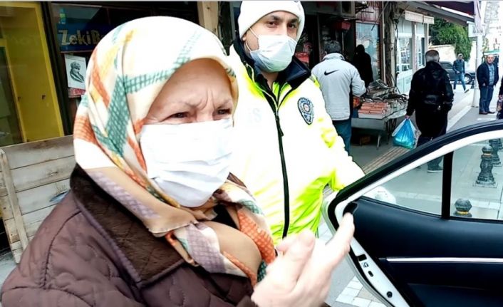 Polisten yaşlılara yardım eli