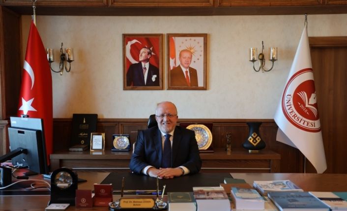 Rektör Aydın: “Mehmet Akif Ersoy milletimiz için bir moral ve cesaret kaynağı olmuştur”