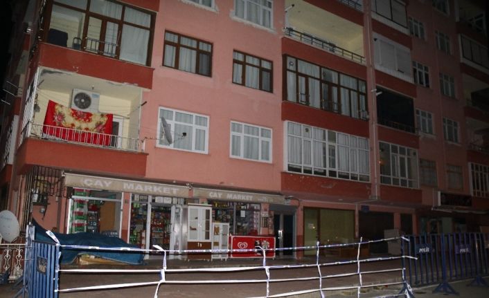 Rize’de taşıyıcı kolanları zarar gören 10 katlı bina tahliye edildi