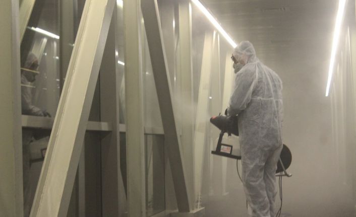 Sabiha Gökçen Havalimanı korona virüse karşı dezenfekte edildi