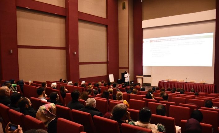 Sağlık çalışanlarına korona virüs eğitimi