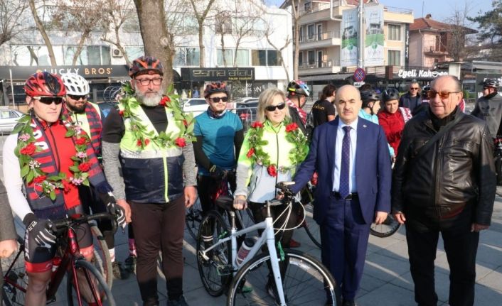 Şehitler için 515 kilometre pedal çevirecekler