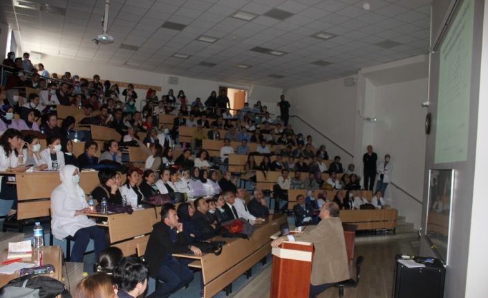 Selçuk Tıp’ta çalışanlara Corona virüs eğitimi verildi