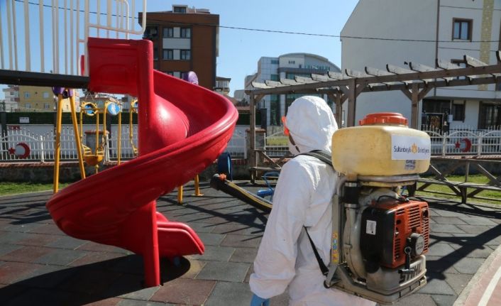 Sultanbeyli ilçesi genelinde dezenfekte çalışmaları hızla devam ediyor