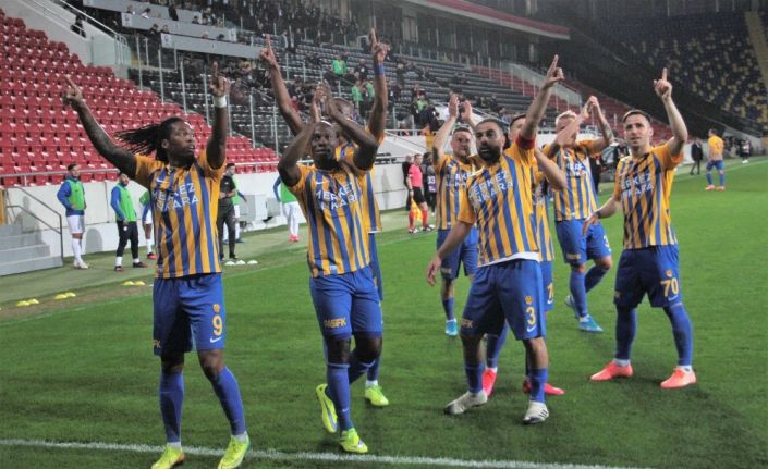 Süper Lig: MKE Ankaragücü: 2 - Çaykur Rizespor: 1 (İlk yarı)