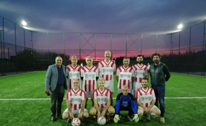 Tabipler halı sahada bir araya geldi