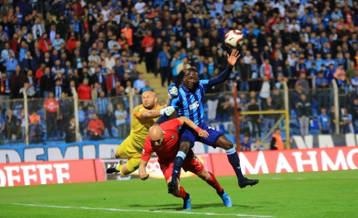 TFF 1. Lig: Adana Demirspor: 0 - Akhisarspor: 1 (İlk yarı sonucu)