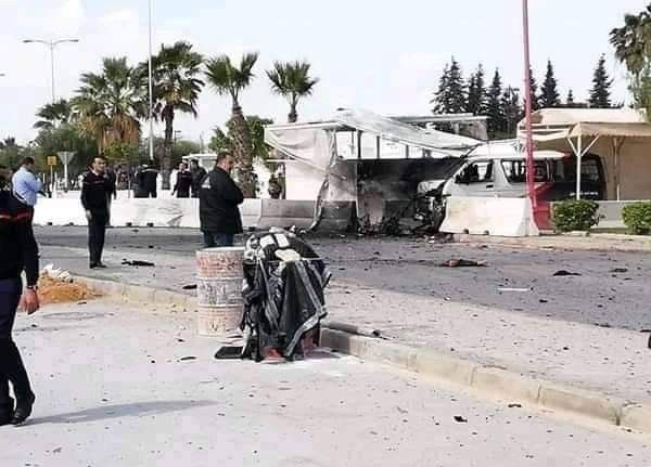 Tunus’ta ABD Büyükelçiliği yakınlarında intihar saldırısı