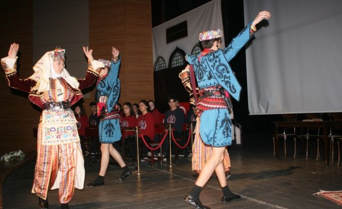 Türk Bayrakları ile andılar