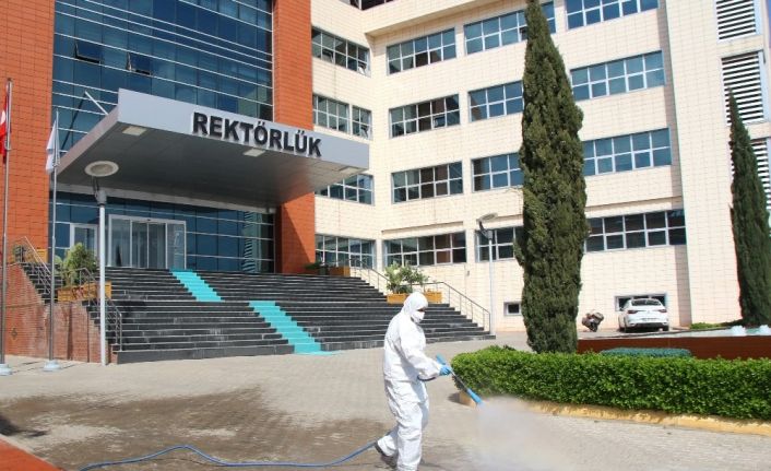 Üniversitede  dezenfekte çalışmaları devam ediyor