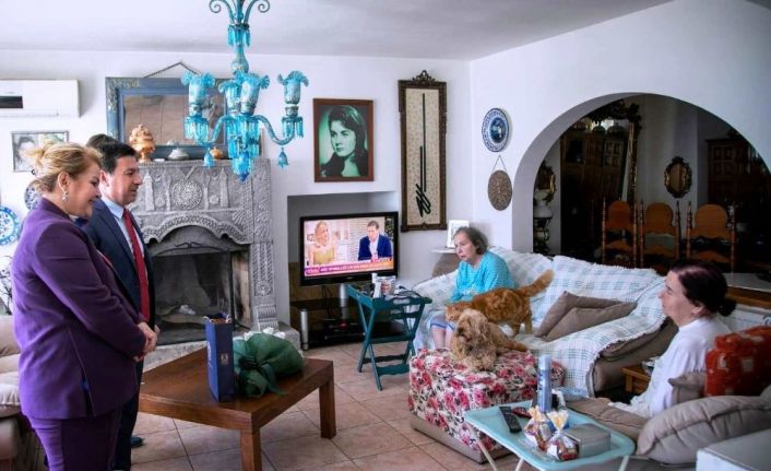 Usta oyuncu Fatma Girik korona virüse karşı evinden çıkmıyor