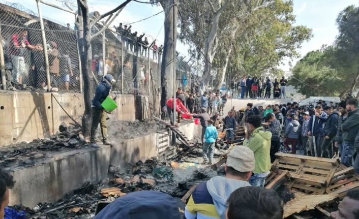 Yunanistan’da göçmen kampında yangın: 4 ölü, 1 yaralı