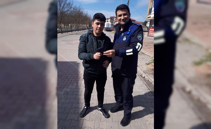 Zabıtadan örnek davranış