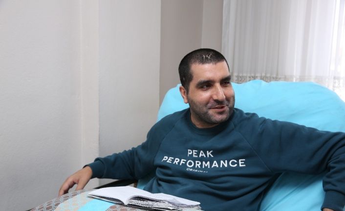 12 yıldır evde kalan engelli genç yapılan asansörle sokağa çıkmanın mutluluğunu yaşadı