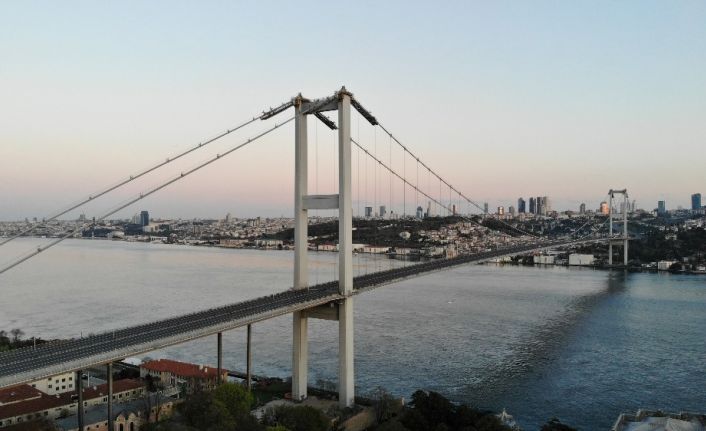 15 Temmuz Şehitler Köprüsü 4 günlük sokağa çıkma kısıtlaması sonrası boş kaldı