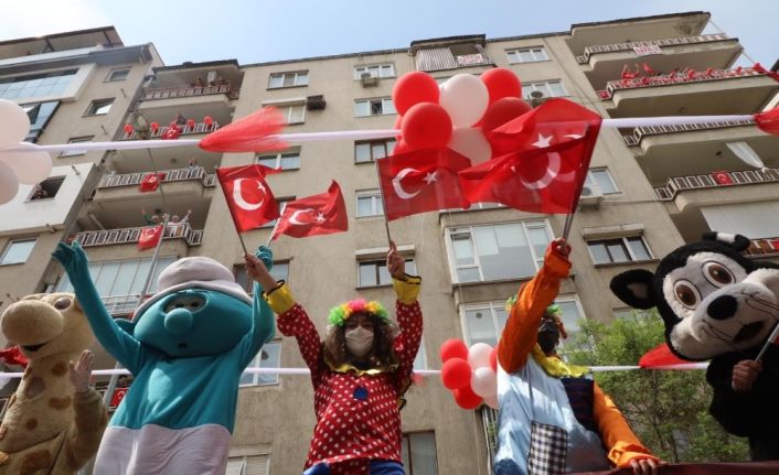 23 Nisan için süslenen tırlar 61 mahallede çocuklara sürpriz dolu anlar yaşattı