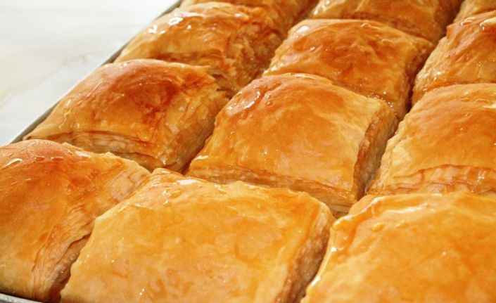 Adını yöre insanından alan börek görünümlü tatlı: Laz Böreği