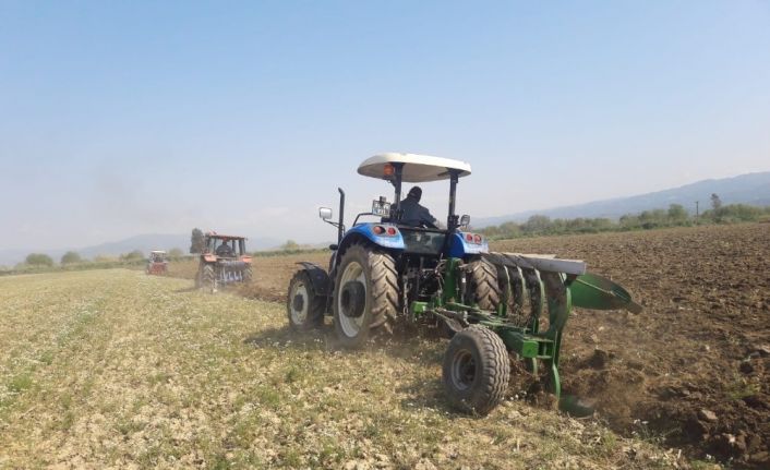 ADÜ Ziraat Fakültesi toprak işleme ve ekim hazırlıklarına başladı