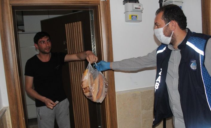 Akyurt’ta ekmek dağıtımı