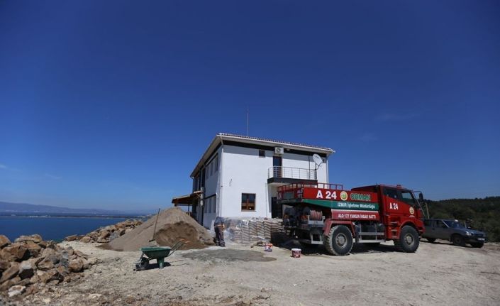 Aliağa’da orman yangınlarıyla mücadele için yapılan ekip binasında son rötuşlar