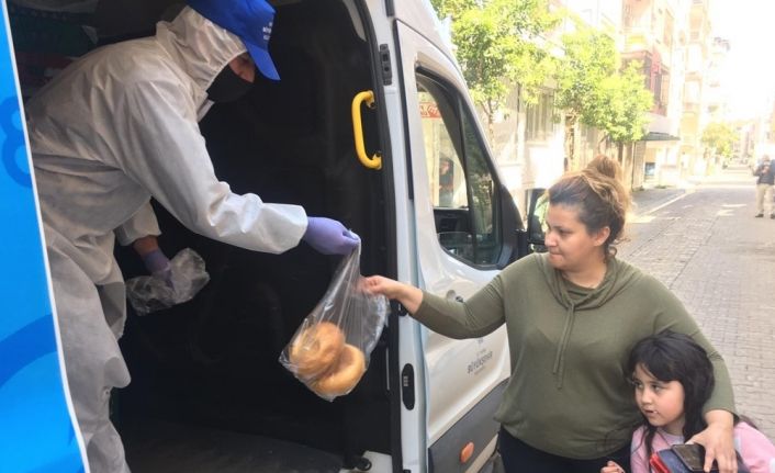 Aydın’da ’Halk Ekmek’ vatandaşın ekmek ihtiyacını gidermek için sokak sokak dolaştı