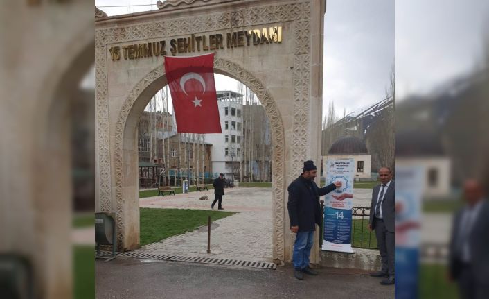 Bahçesaray  belediyesinden el dezenfekte istasyonu