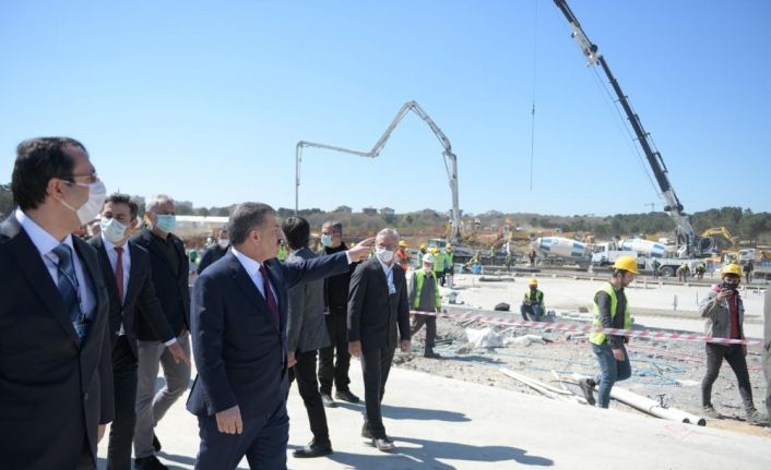 Bakan Koca: "Salgın, deprem ve afet hastanemiz hızla inşa ediliyor"