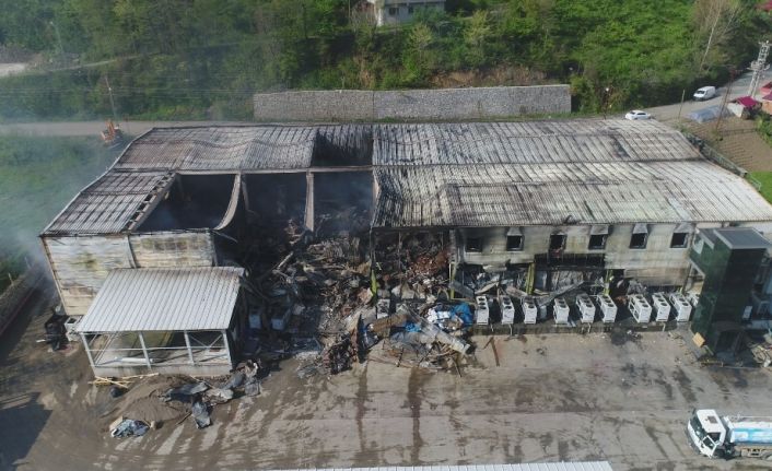 Balık fabrikasındaki yangının boyutu gün ağarınca ortaya çıktı